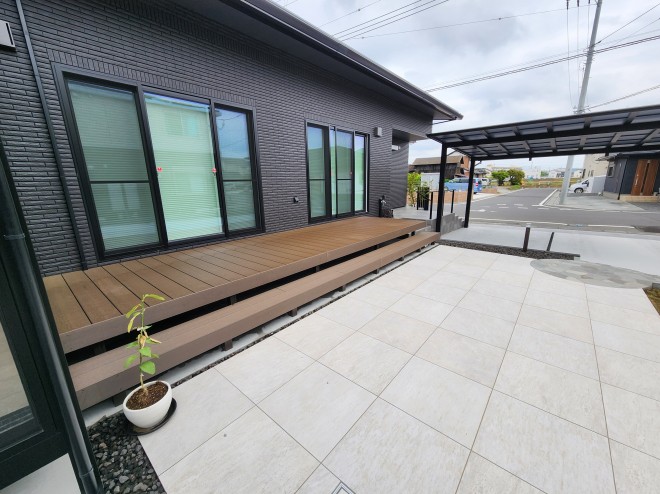 ブラックにこだわったモダンなエクステリア　埼玉県加須市