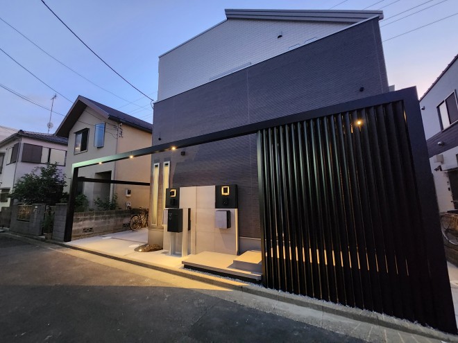 LIXIL プラスG　ロングアーチとフロートステップでこだわりのファサードに　東京都足立区