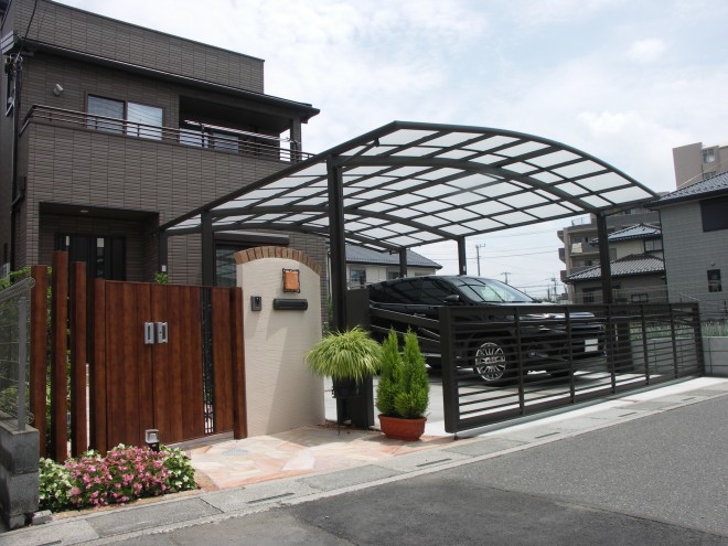 緑に溢れるナチュラルなクローズ外構　埼玉県白岡市　桧家住宅
